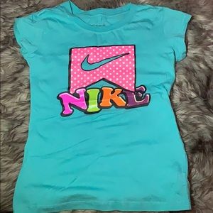 Colorful girls NIKE shirt!